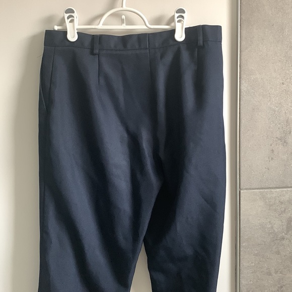 School uniform - Picture 4 of 6